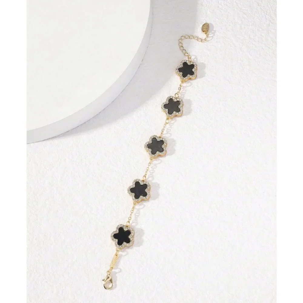 Elegant Five-Leaf Clover Cubic Zirconia bracelet - Picture 6 of 6